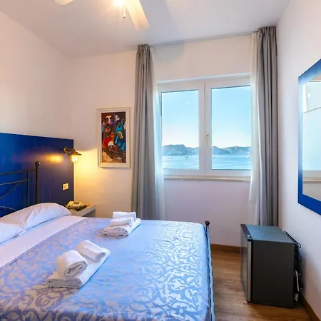 Hotel Torre Dei Borboni
