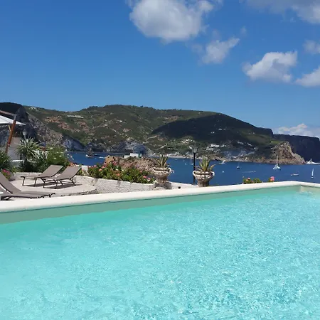 Torre Dei Borboni Ponza