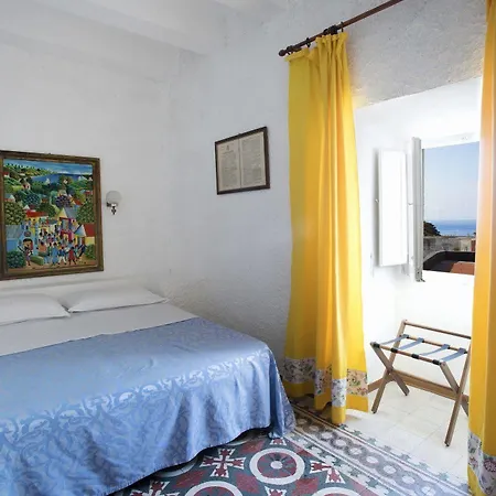 Hotel Torre Dei Borboni