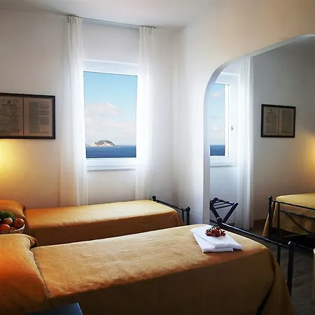 Torre Dei Borboni 3* Ponza