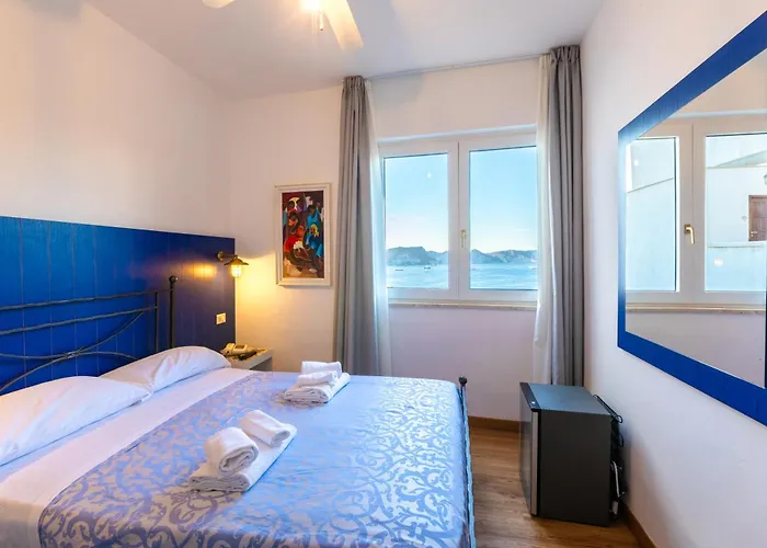 Hotel Torre Dei Borboni
