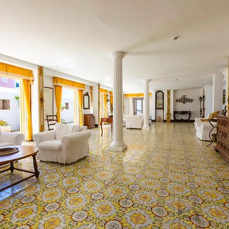 Torre Dei Borboni Ponza