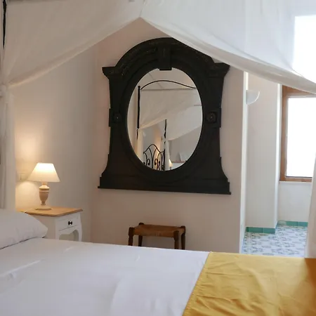 Torre Dei Borboni Szálloda Ponza