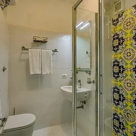 Hotel Torre Dei Borboni