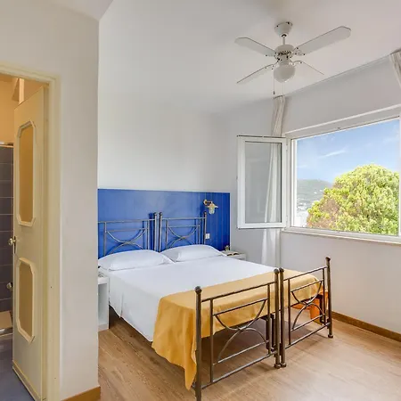 Hotel Torre Dei Borboni