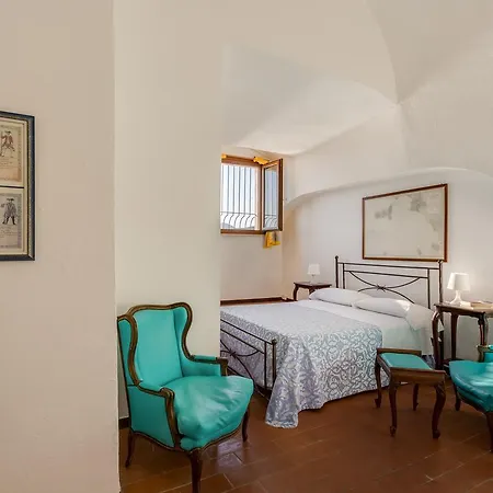 Torre Dei Borboni מלון 3*