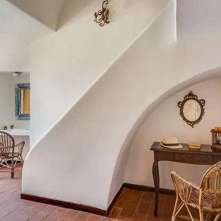 Torre Dei Borboni Szálloda 3*