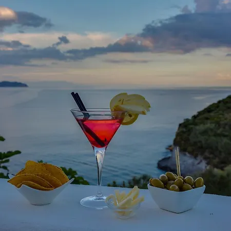 Hotel Torre Dei Borboni 3*